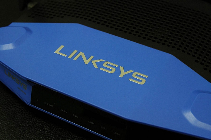 LINKSYS WRT1900AC 開箱