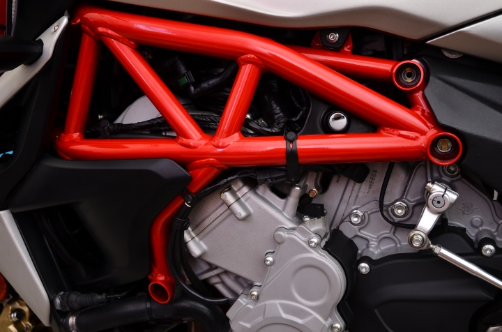 2手 MV AGUSTA 小B 開箱多圖分享