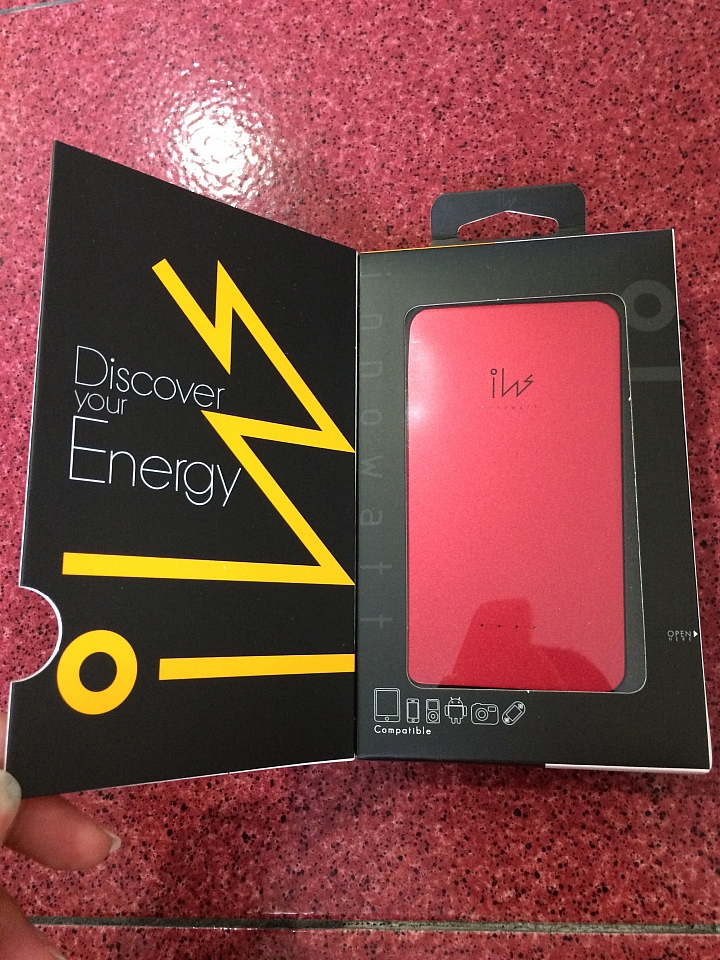 [郭董牌] 鴻海行動電源 Innowatt 5000mAh 純開箱分享