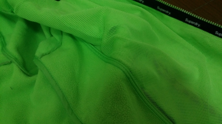 Superdry極度乾燥 Windtrekker防風衣 簡易開箱