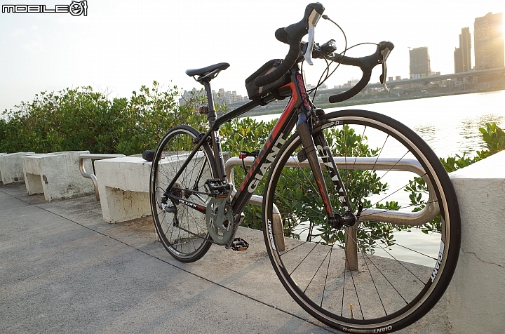 終於入手第一台公路車了.....