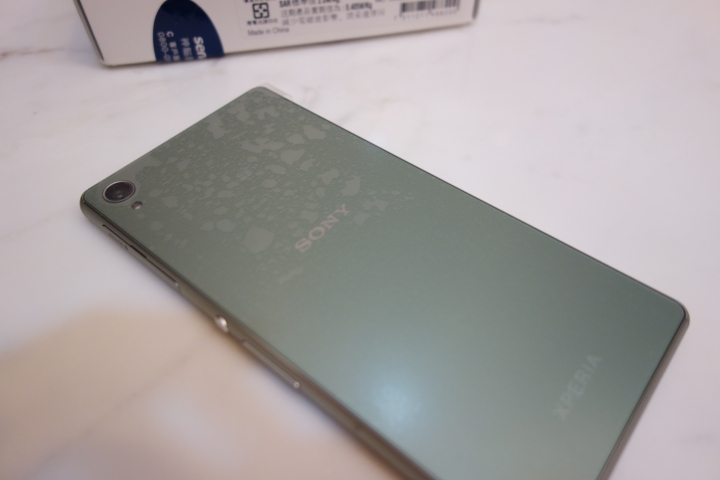 【簡單開箱】金屬綠色系 Sony Xperia Z3 銀箔綠