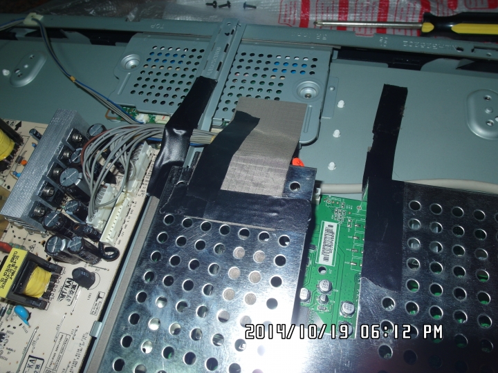 LG 32LC4D  自動關機 DIY更換機板