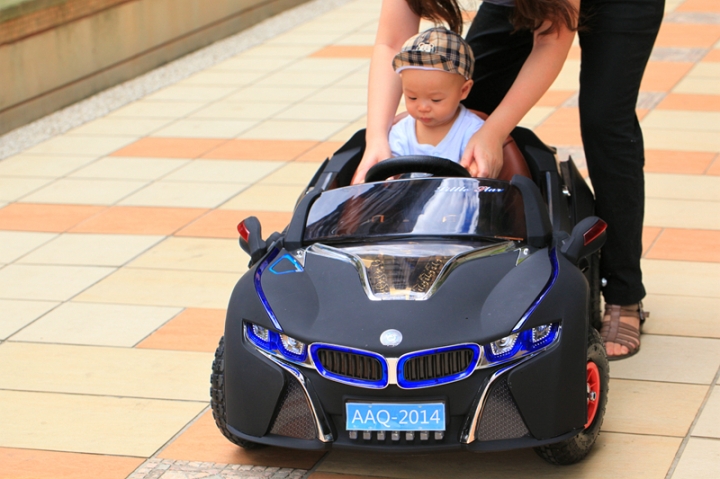 【開箱】純電動BMW i8開箱首發
