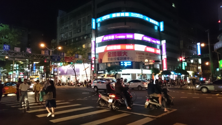 不專業開箱及拍照測試 - Sony Xperia Z3 銀箔綠