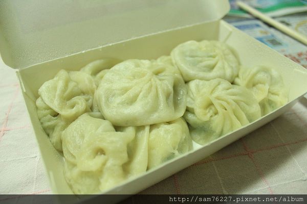 [食記] 宜蘭市 正常鮮肉小籠包 一粒七元美味小籠包