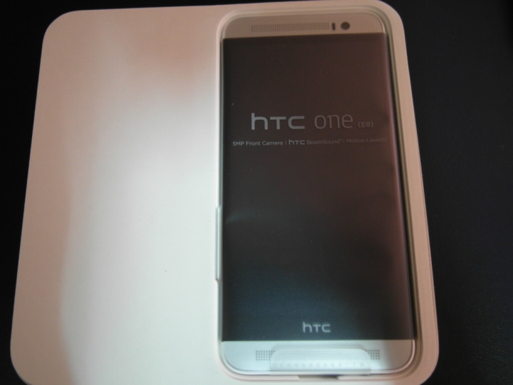 HTC E8 簡單開箱白