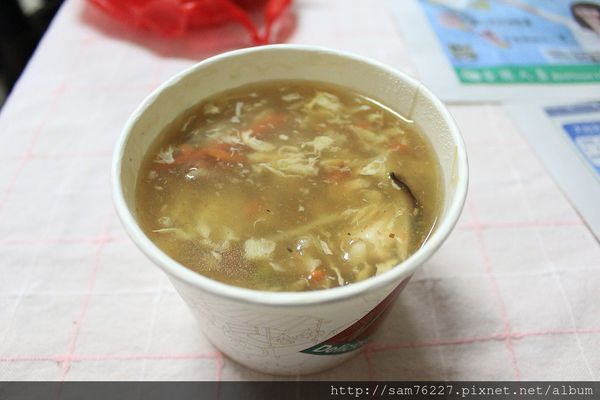 [食記] 宜蘭市 正常鮮肉小籠包 一粒七元美味小籠包