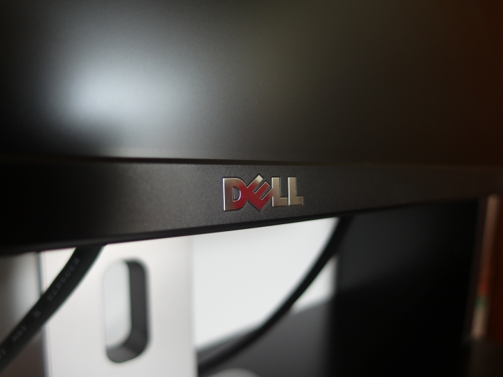 Dell U2414H 及陽春工作桌 微開箱