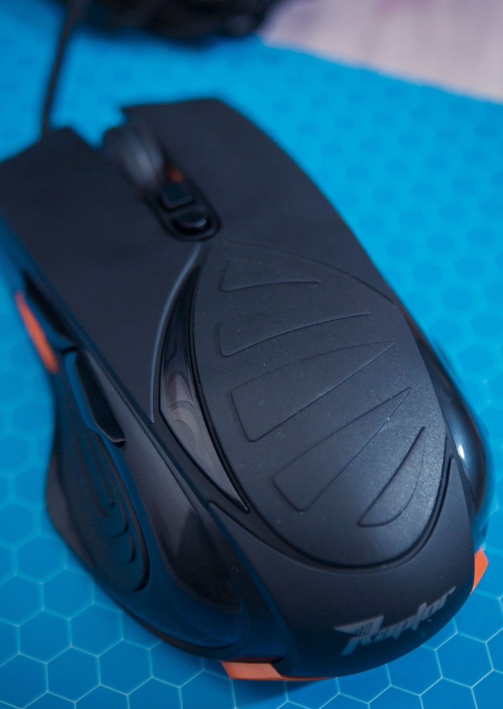 [開箱] FPS電競滑鼠 Raptor