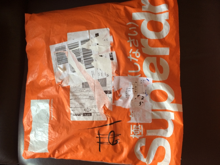 Superdry 沒良心發現再更新！brilliant, we are top of world！！短T開箱及台灣官網訂購經驗分享
