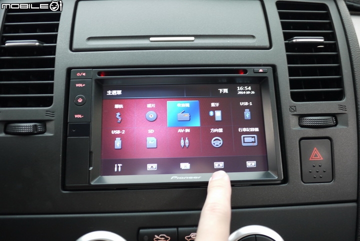 [開箱]Pioneer AVIC-F7300T 主機簡單開箱