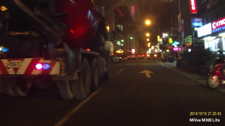水泥車是否可以行駛市民大道平面道路