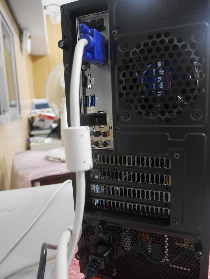 [開箱] 靜音，防塵，正壓差-視博通小銀河(10/31更新裝機照，10/8更新側透板)
