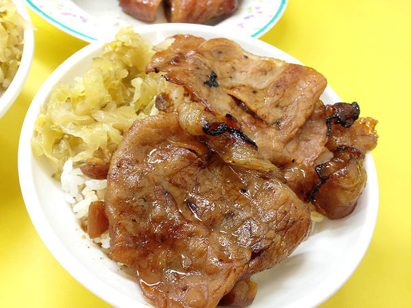 【高雄。鳳山區】老牌周燒肉飯