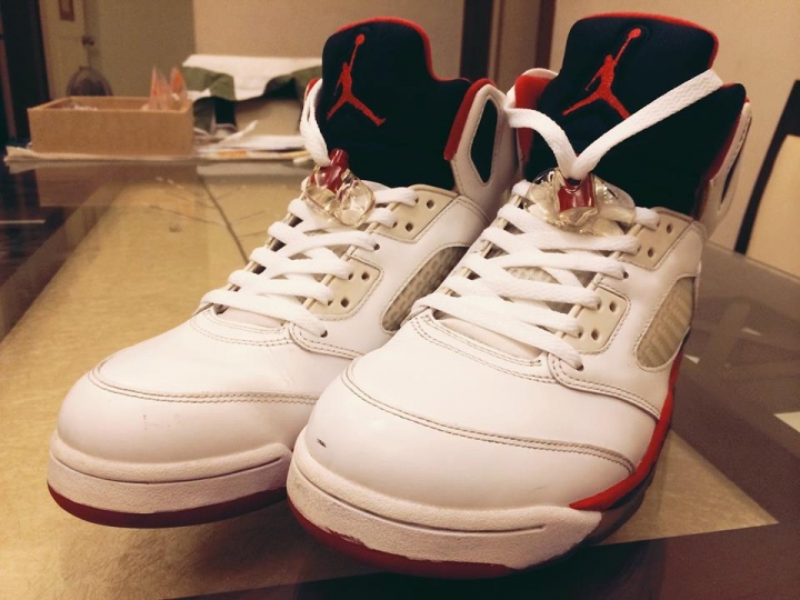 想問這雙jordan 5真假 麻煩各為大大