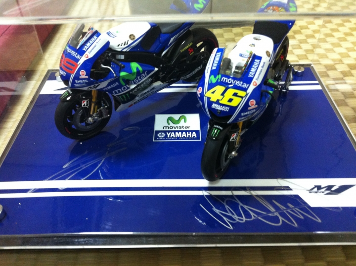 [作品分享]美夢再成真 Rossi & lorenzo鑑定過低 YZR-M1-2014
