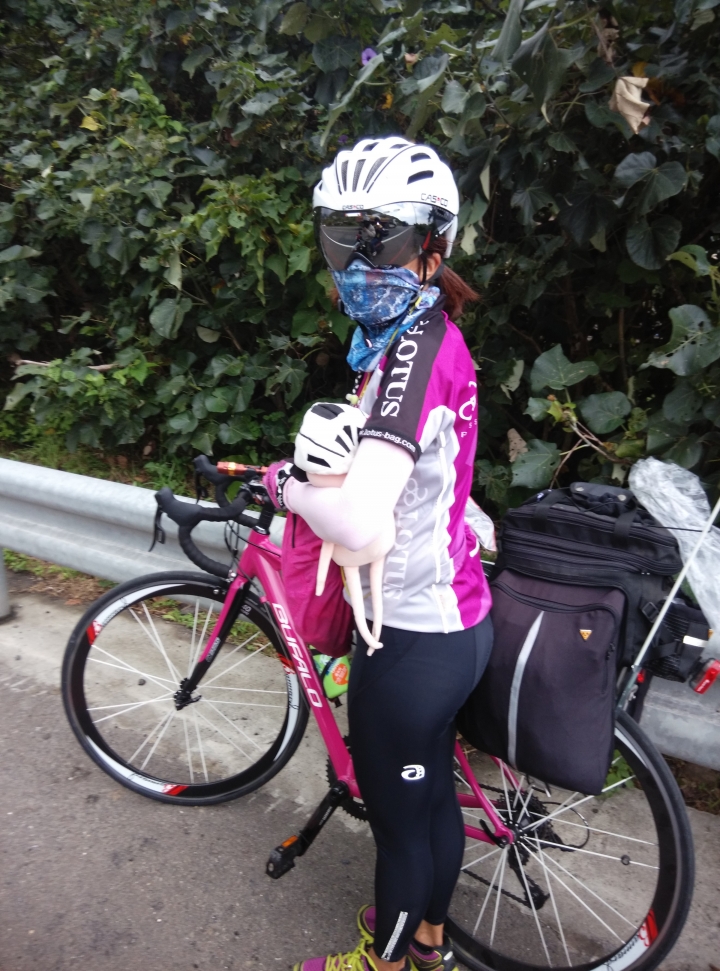 蜜月環島騎行巧遇鐵馬女騎手
