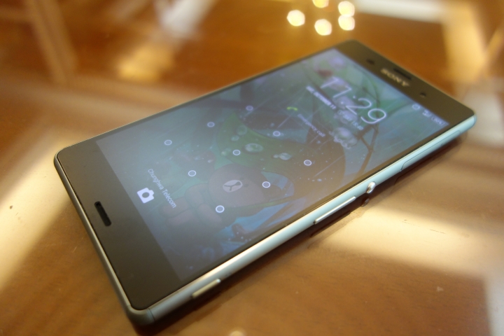 【簡單開箱】金屬綠色系 Sony Xperia Z3 銀箔綠