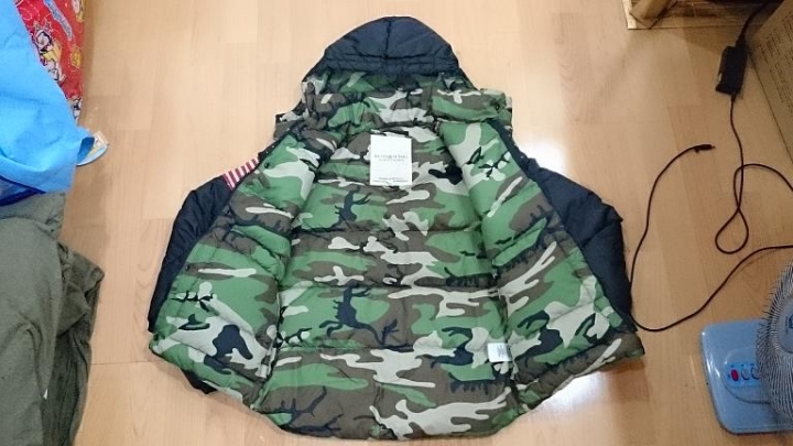 分享：Denim & Supply 黑色迷彩羽絨外套