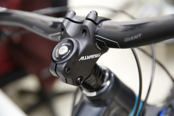 Giant 2015  Reign 27.5 AND FastRoad SLR 2 開箱文