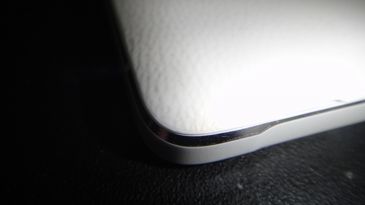 台灣大Note4續約白色開箱(還遇到機王)與包膜心得