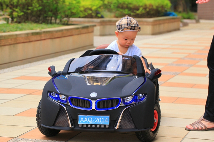 【開箱】純電動BMW i8開箱首發