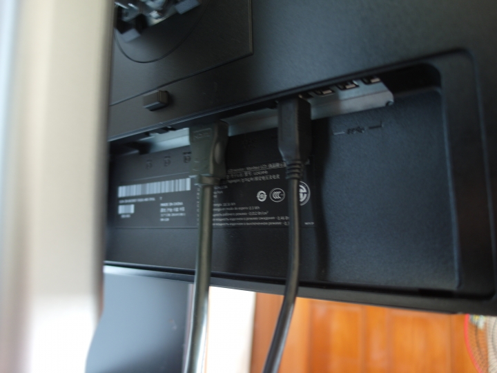 Dell U2414H 及陽春工作桌 微開箱