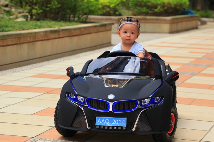 【開箱】純電動BMW i8開箱首發