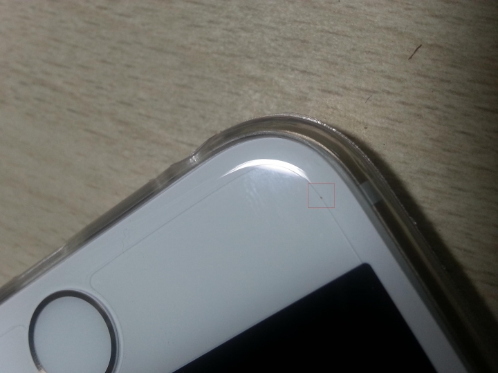 iphone 6 螢幕瑕疵(內卡顆粒小雜質)