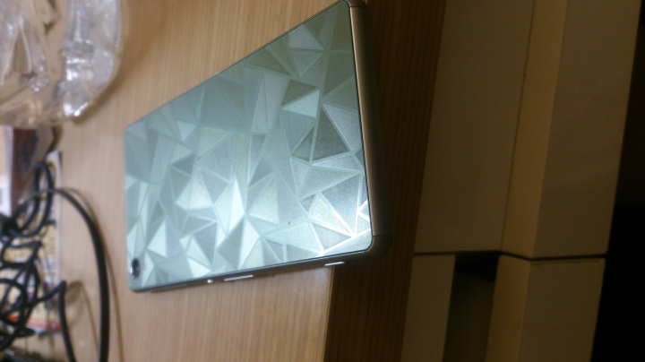 不專業開箱及拍照測試 - Sony Xperia Z3 銀箔綠