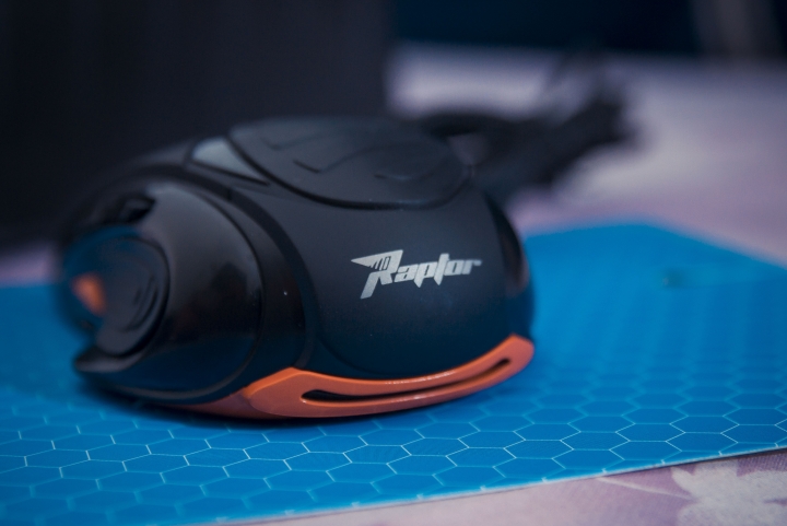 [開箱] FPS電競滑鼠 Raptor