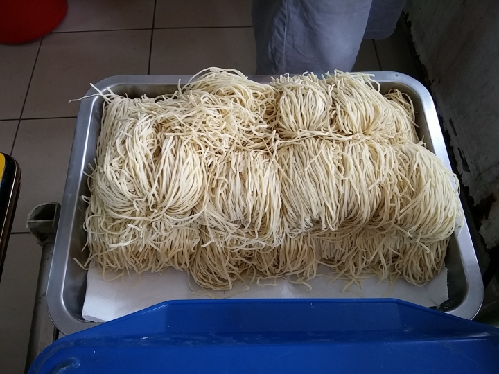 鳳山區阿倡麵店(鴨蛋麵、米粉、粿仔條)-古早味銅板美食
