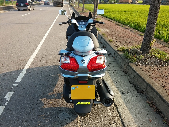 [微開箱] SYM MAXSYM 400i ABS