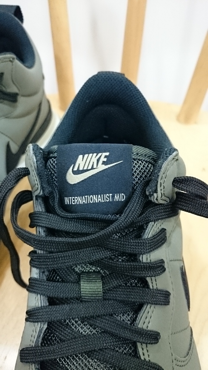 分享：Nike 3M軍綠反光 Internationalist MID