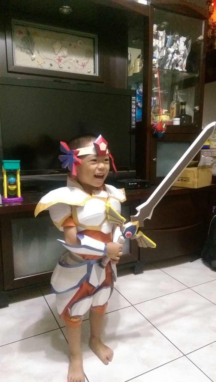 兒子的變裝日PART2-聖戰士少年現身