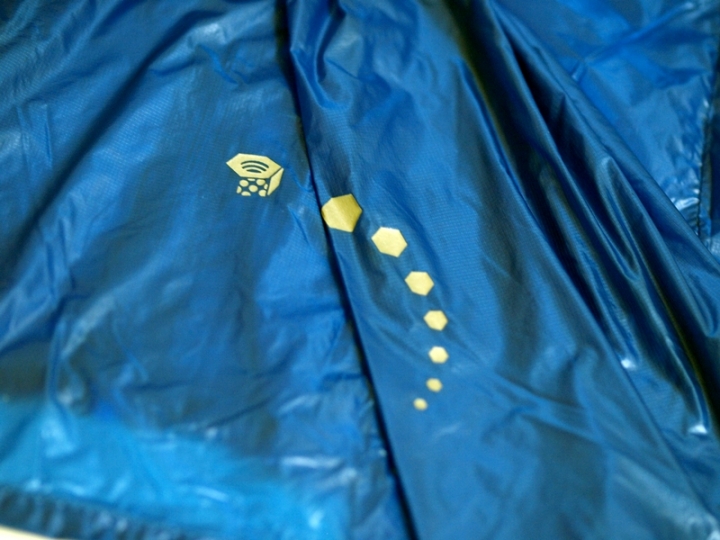 [開箱] Mountain Hardwear 輕量防水風衣
