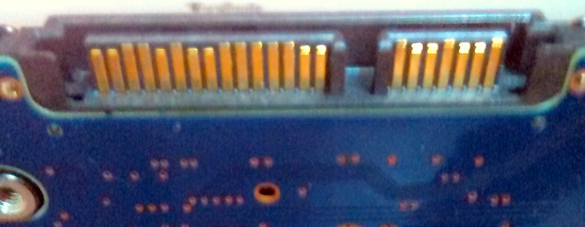 請問這個介面是SATA嗎？