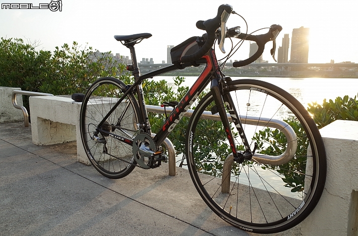 終於入手第一台公路車了.....