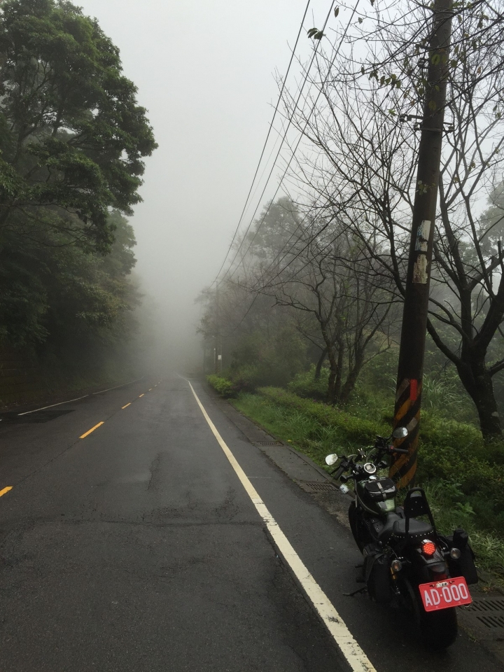分享：北宜濕路 重機三擋 速克達騎法 真舒服！