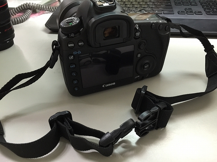 CANON 14mm F2.8 USM終於到了，來分享開箱照