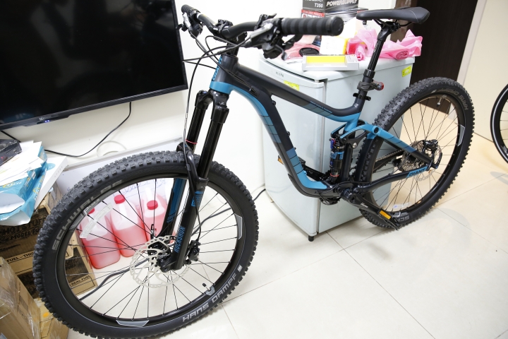 Giant 2015  Reign 27.5 AND FastRoad SLR 2 開箱文