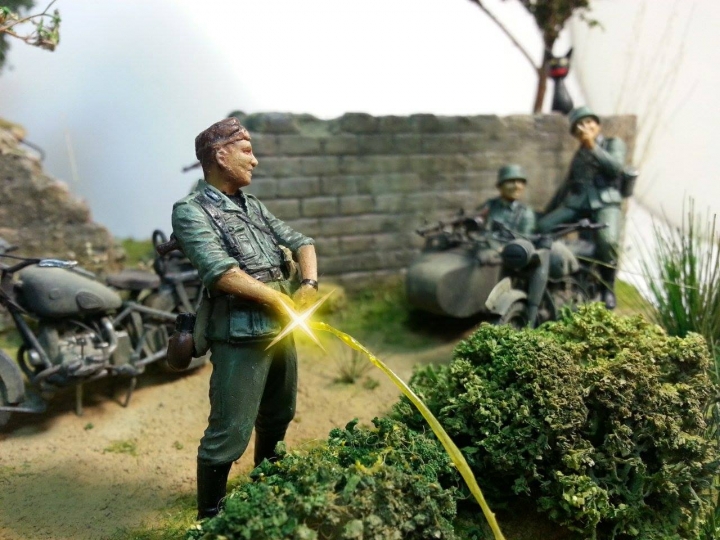 軍武場景” THE PEE STRIKE BACK”(中文:小便的反擊)