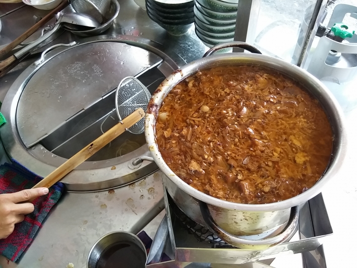 鳳山區阿倡麵店(鴨蛋麵、米粉、粿仔條)-古早味銅板美食