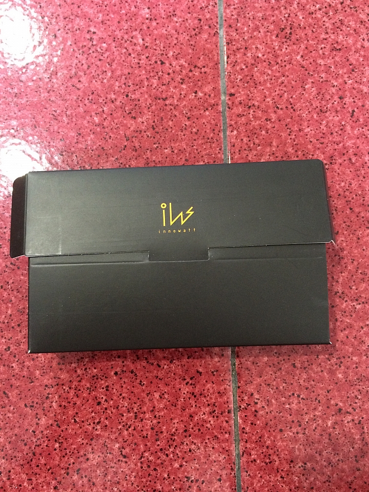[郭董牌] 鴻海行動電源 Innowatt 5000mAh 純開箱分享