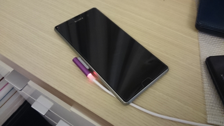 不專業開箱及拍照測試 - Sony Xperia Z3 銀箔綠
