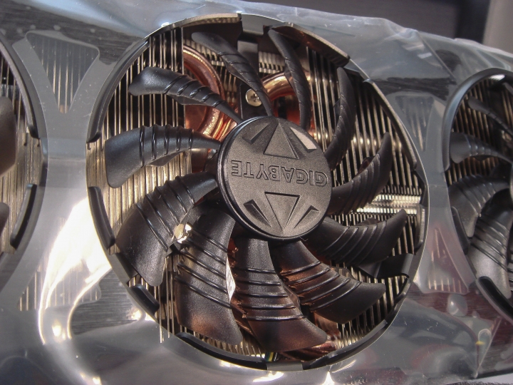 GIGABYTE GTX-980 開箱測試(非公卡)