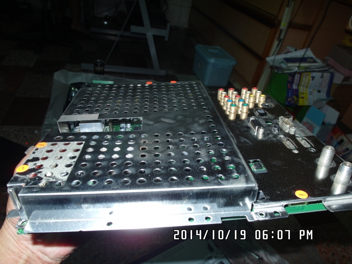 LG 32LC4D  自動關機 DIY更換機板