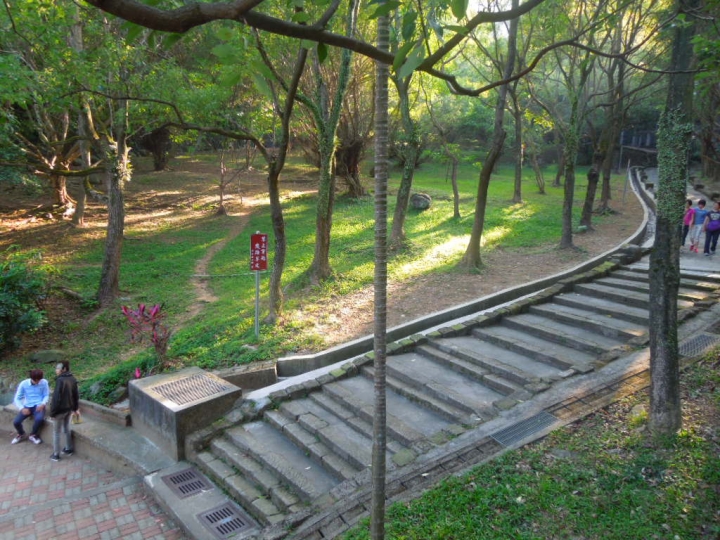 中和中興公園與樂天宮