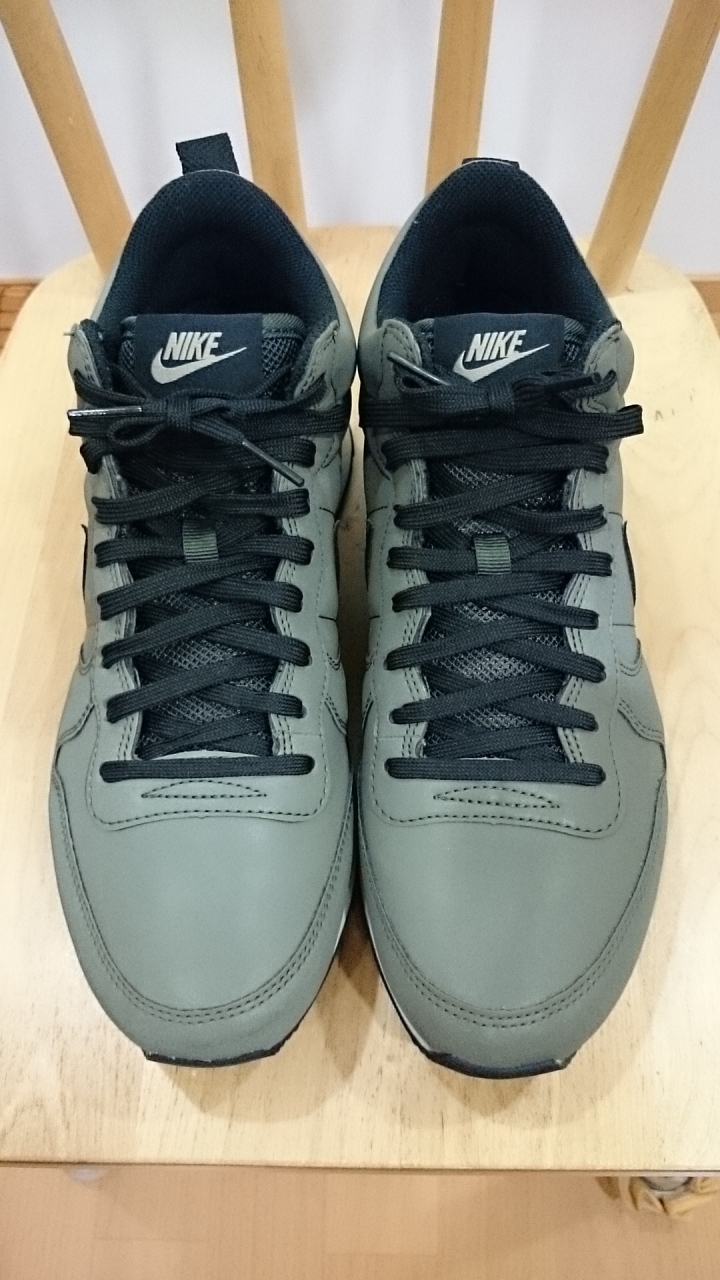 分享：Nike 3M軍綠反光 Internationalist MID